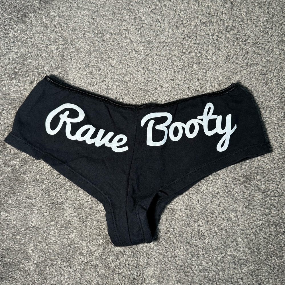 Iheart raves “rave booty” shorts